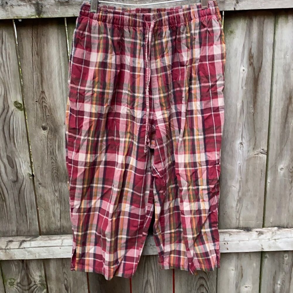 Karen Scott Plaid Capris sz. S